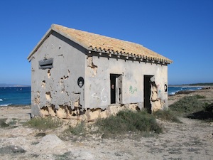 Spot The Investor in his far-flung bunker in early 2004
